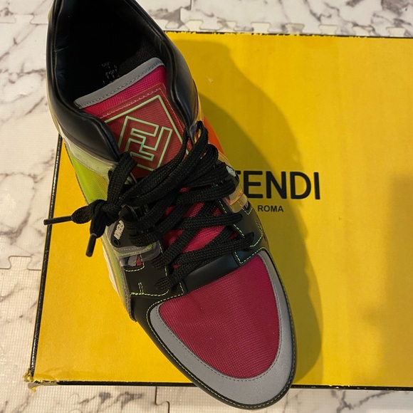 FENDI SNEAKERS - Picture 3 of 12